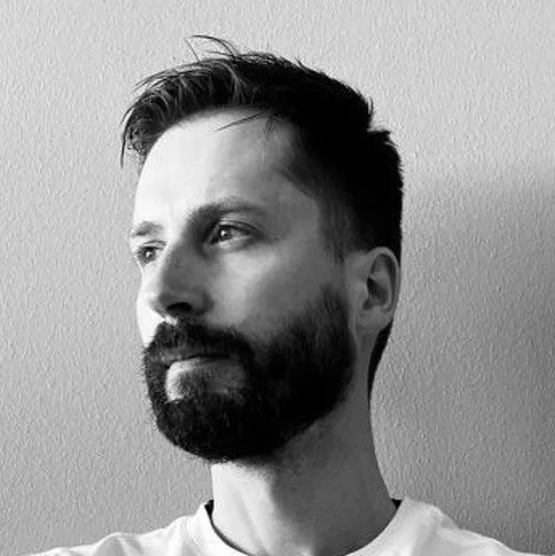Gabriele, Gasttätowierer bei Walhalla Ink