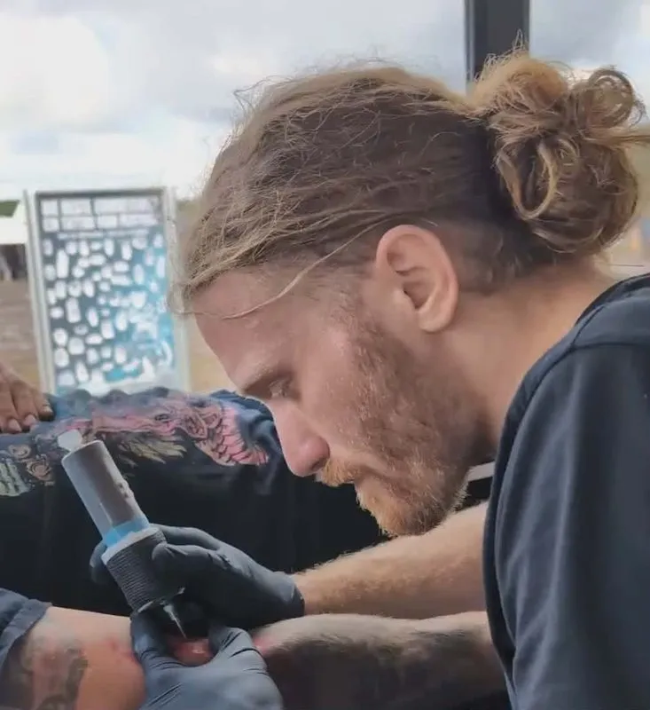 Romain, Gasttätowierer bei Walhalla Ink
