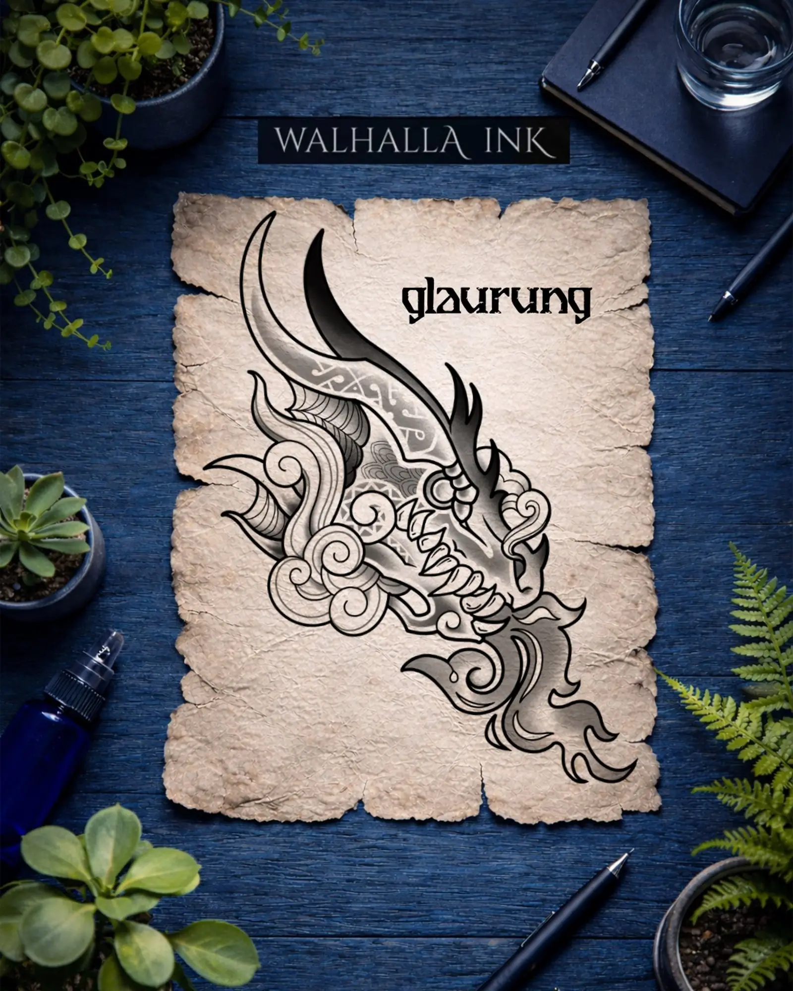 Walhalla Ink, Glaurung. Eine Drachenkopfzeichnung im Tattoo-Stil auf Pergamentpapier.